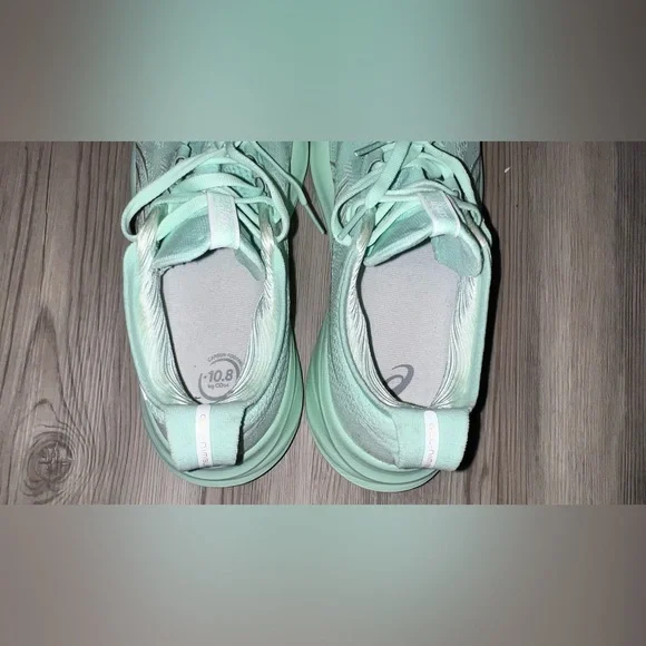 Asics Gel-Nimbus 26 Women's Size 9 Running Shoes Mint Green - Picture 7 of 7